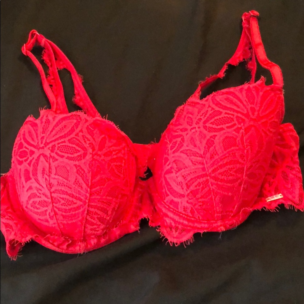 VS red bra